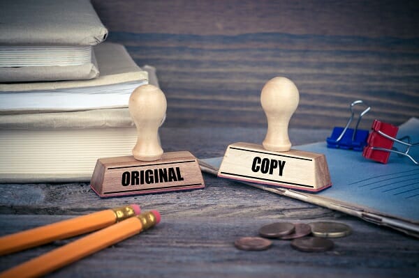 The employee, the fake qualification, and the dismissal
